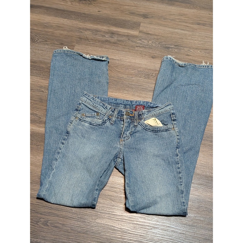 Bongo Vintage Y2K Low Rise Flare Jeans Medium Wash Blue Size 3 Distressed Hems